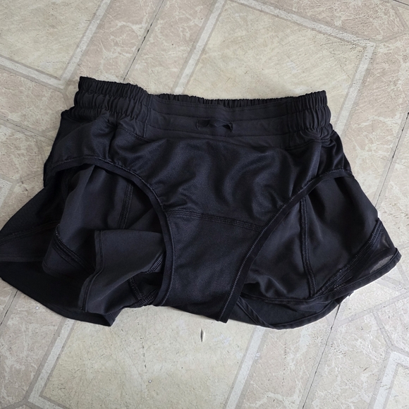 Lululemon Athletica Women's Hotty Hot Low-Rise Lined Short 2.5 - Picture 6 of 7